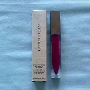 Burberry kisses gloss